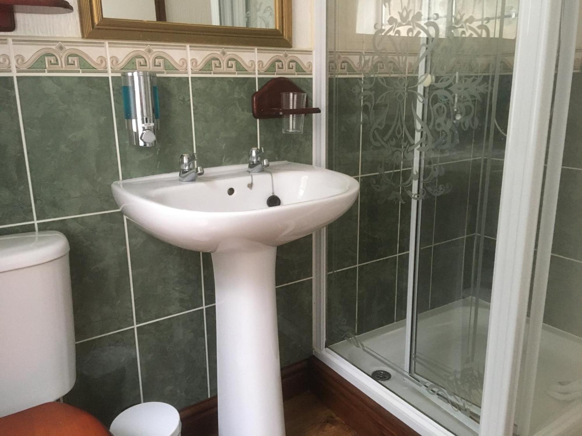 Grove House Guest House Телфорд Екстер'єр фото
