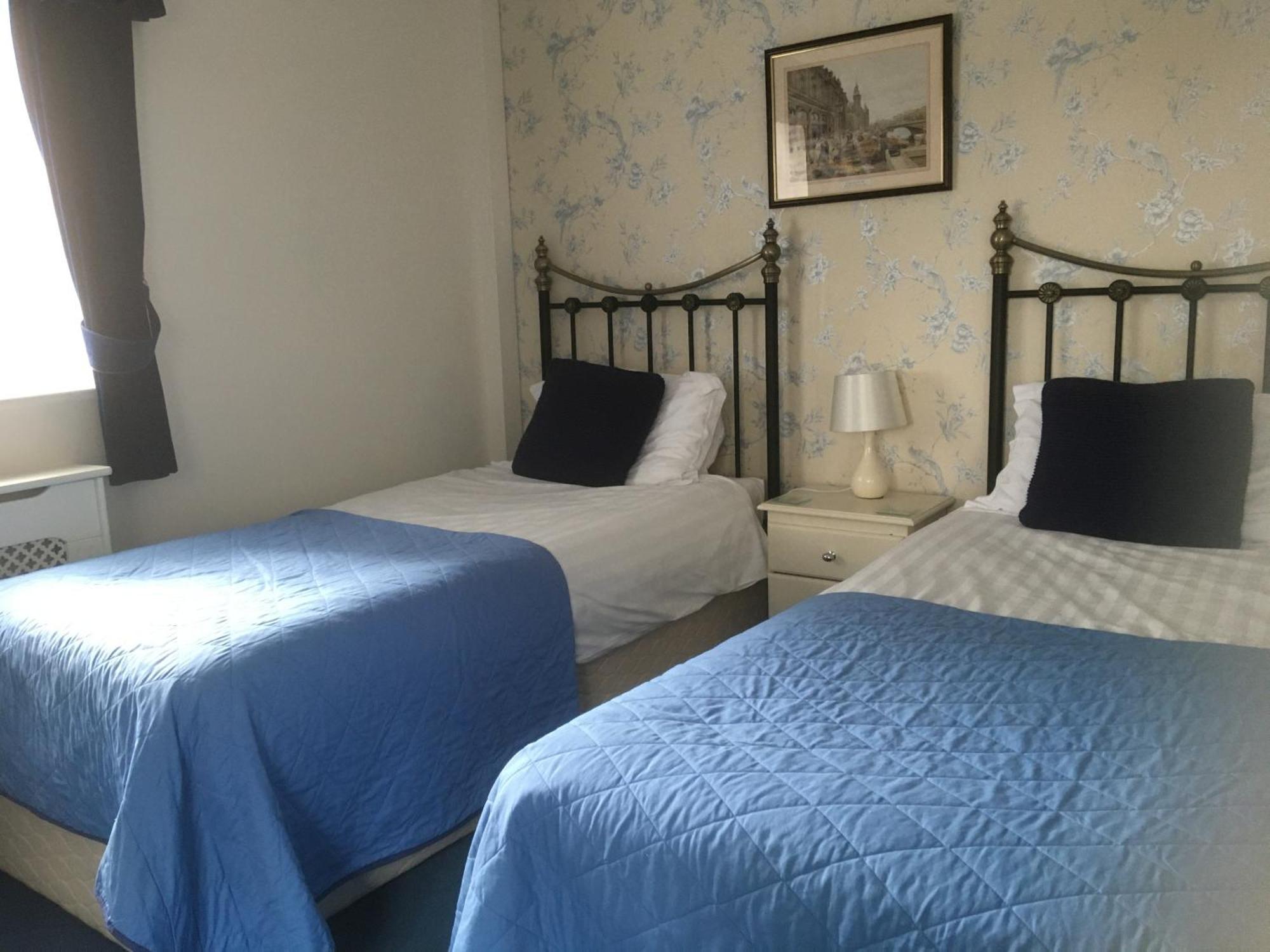 Grove House Guest House Телфорд Екстер'єр фото