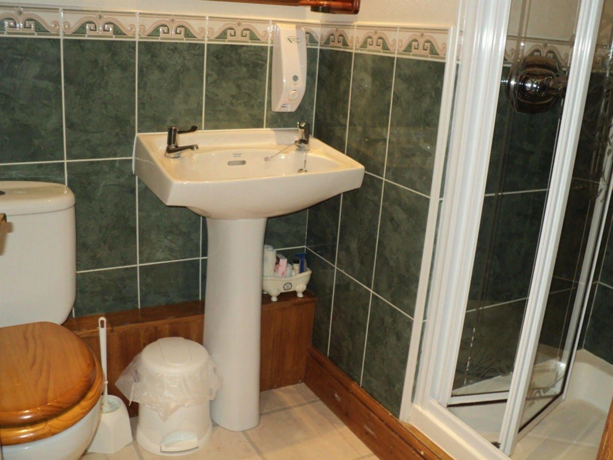 Grove House Guest House Телфорд Екстер'єр фото