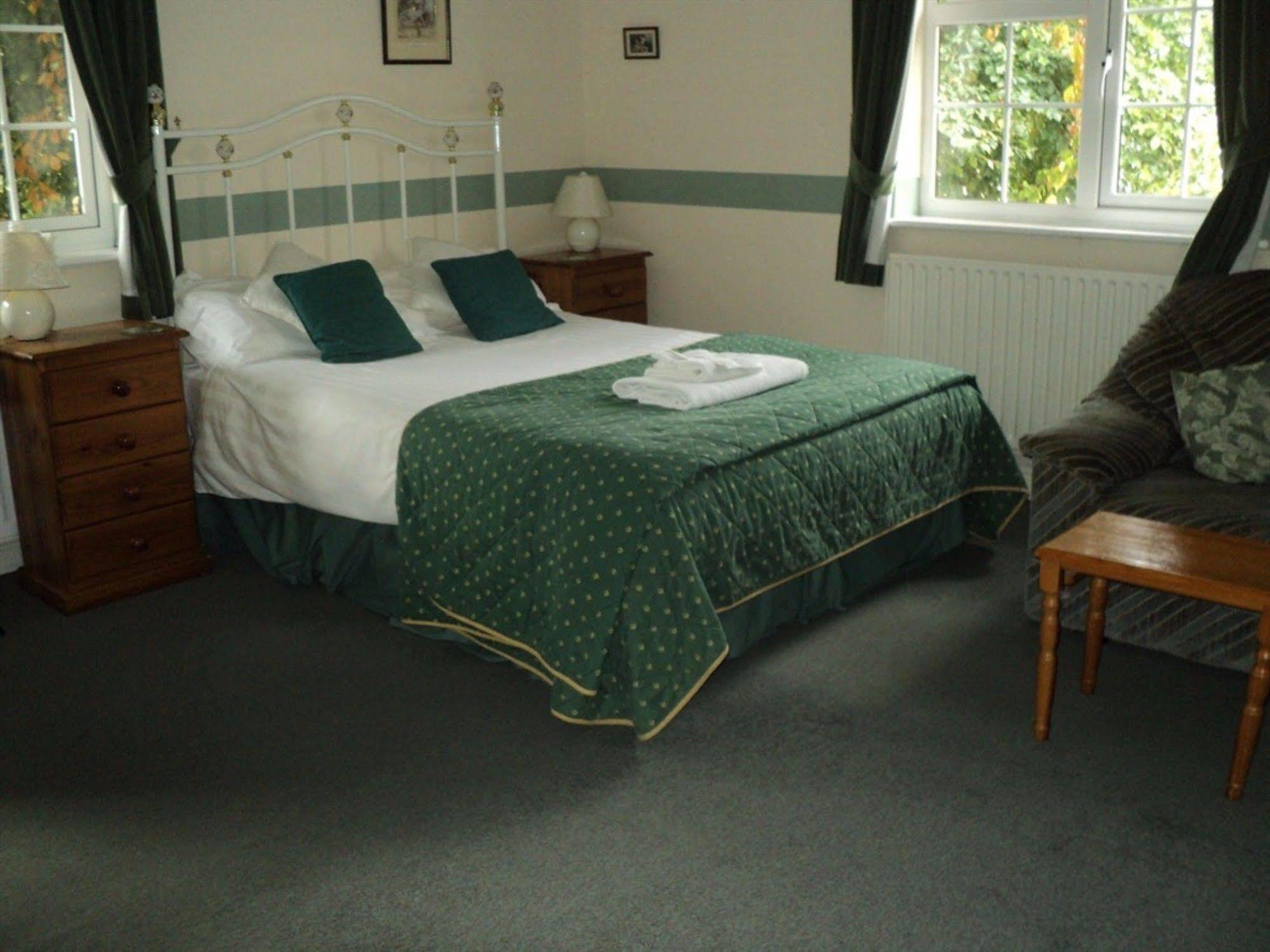 Grove House Guest House Телфорд Екстер'єр фото